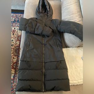 Lululemon jacket size 4